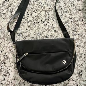 Luluemon all night festival bag